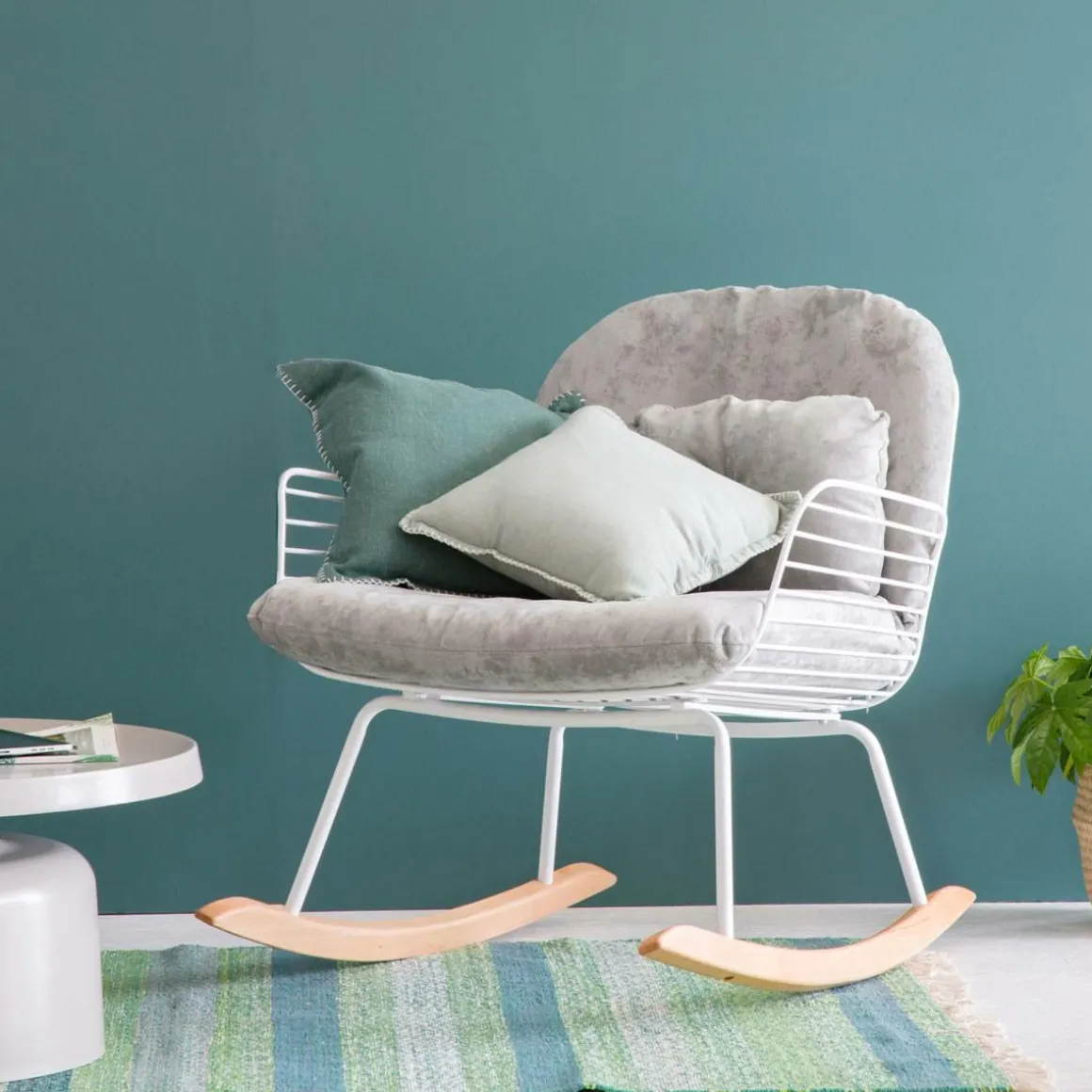 Rocking chair en métal blanc tissu gris Ethan