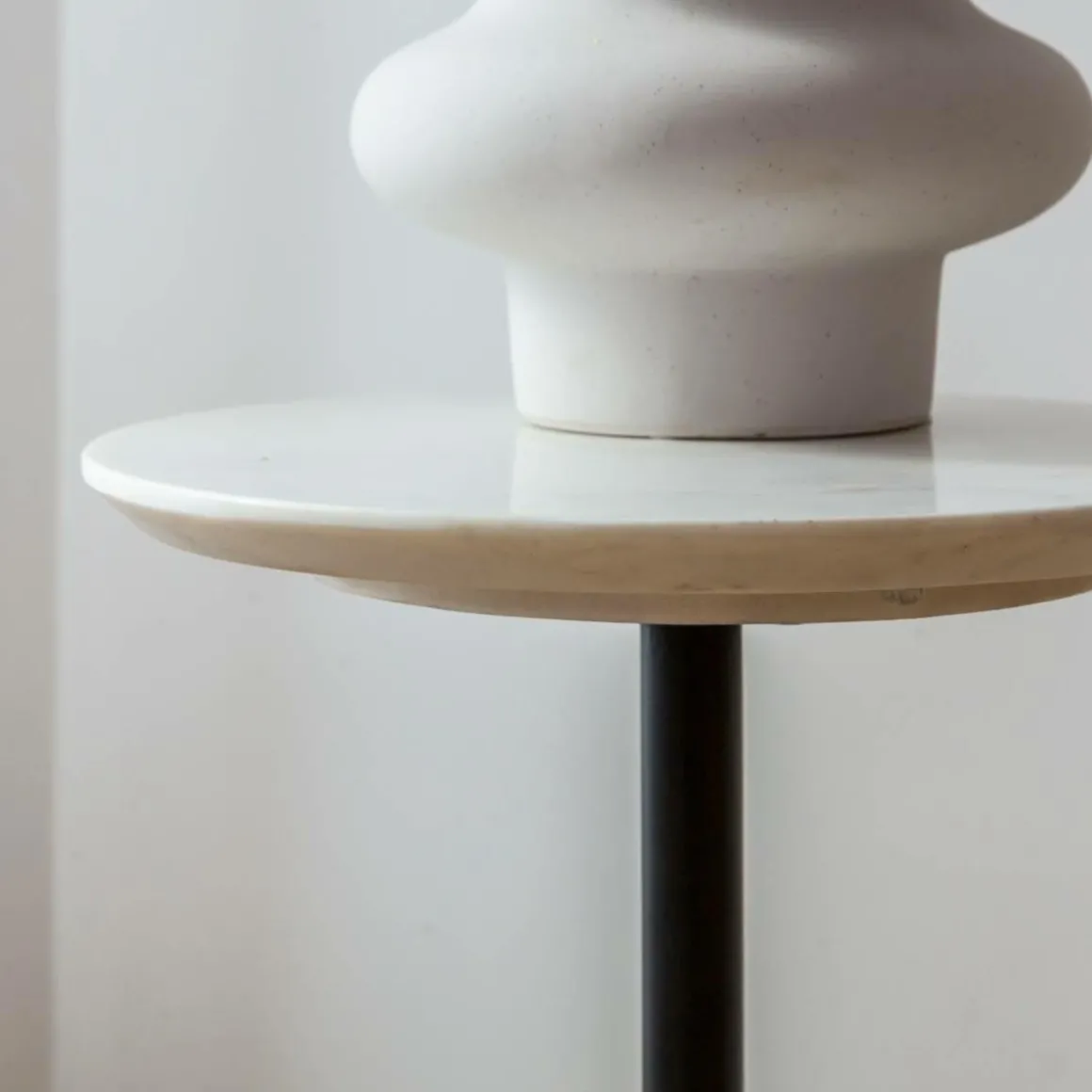 Sellette en marbre Cassiopée