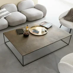 Table basse en aluminium doré et métal noir Victoria