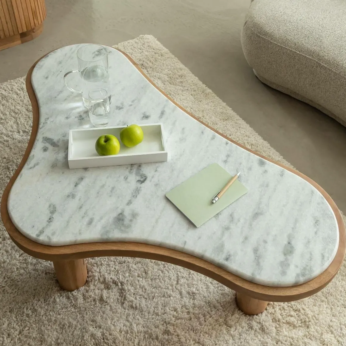 Table basse en bois de manguier et marbre Adler