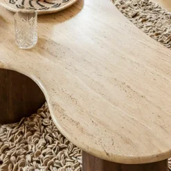 Table basse en bois de manguier et en travertin Carola