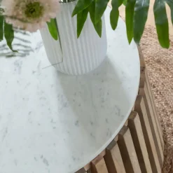 Table basse ronde en bois de manguier et marbre blanc Moana