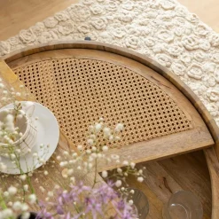Table basse ronde en bois et en cannage Lucie