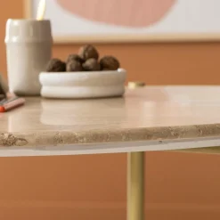 Table basse ronde en marbre et métal doré Cerys