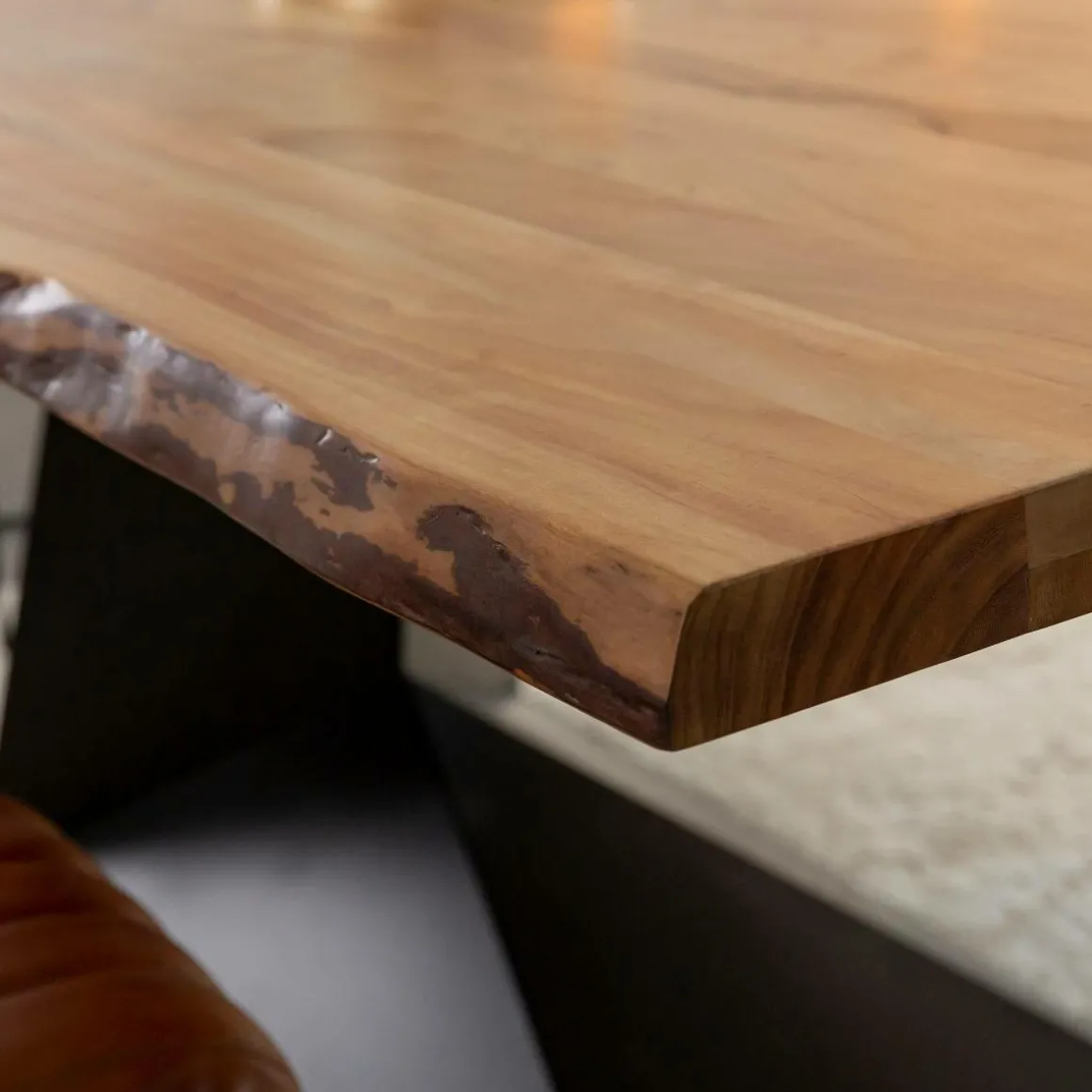 Table à manger suspendu en bois d'acacia et métal Coco