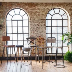 Tabouret de bar en cuir marron et métal noir Victoire
